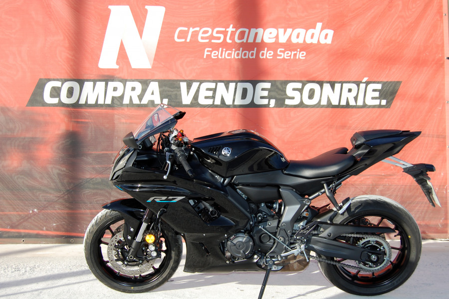 Imagen de Yamaha R7
