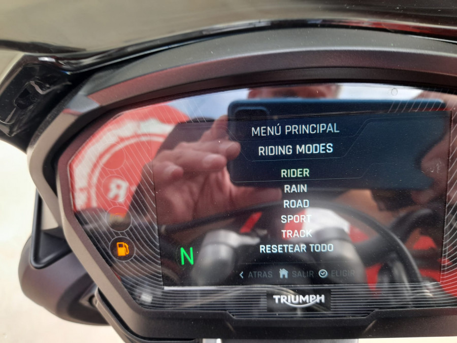 Imagen de Triumph STREET TRIPLE RS