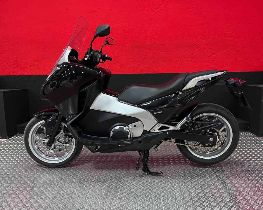 Imagen de Honda INTEGRA 700