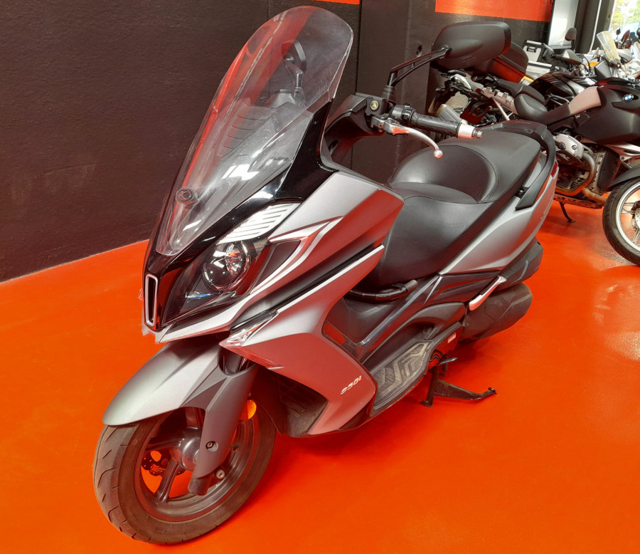 Imagen de Kymco SUPER DINK 350