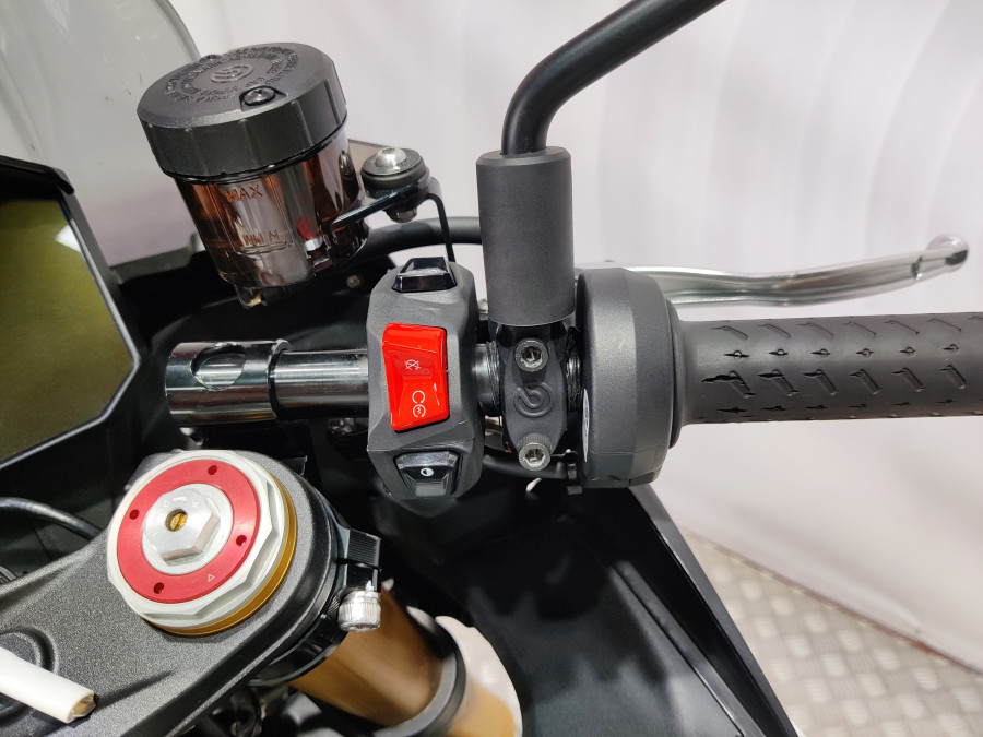 Imagen de Aprilia TUONO V4 1100