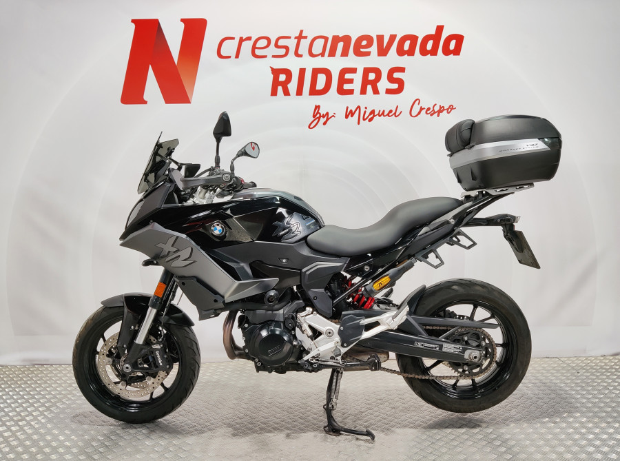 Imagen de BMW F 900 XR TRIPLE BLACK