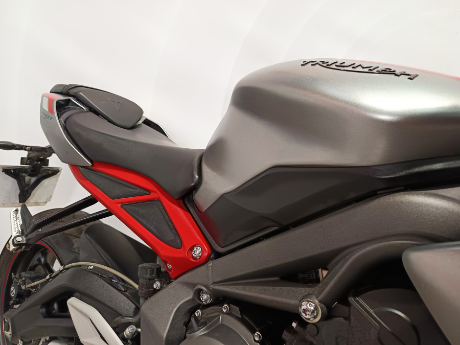 Imagen de Triumph STREET TRIPLE R