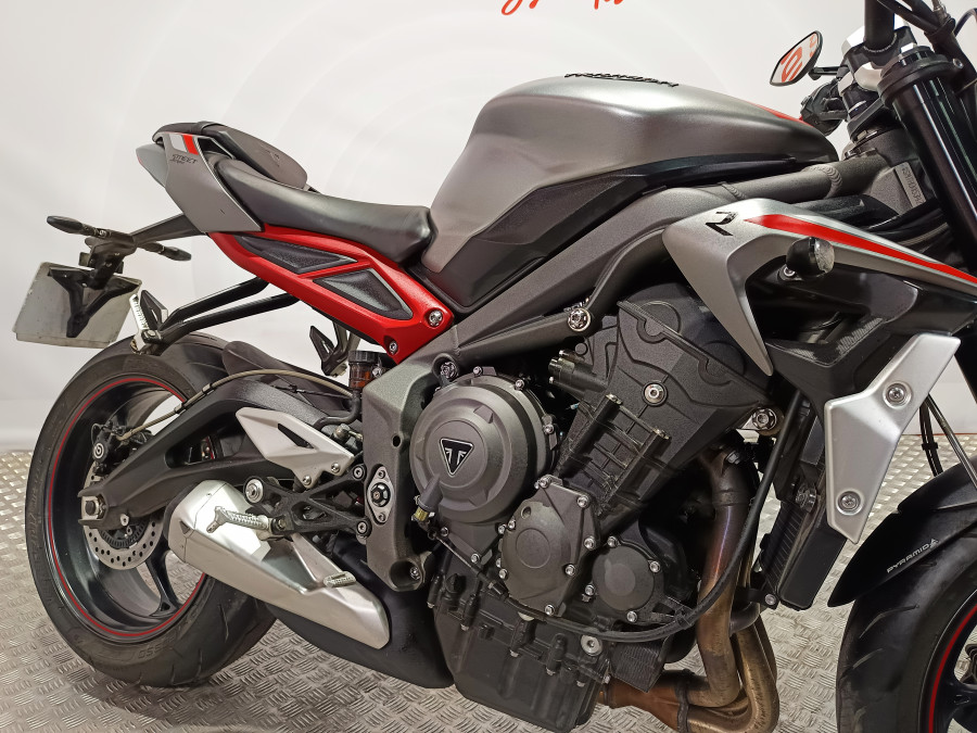 Imagen de Triumph STREET TRIPLE R