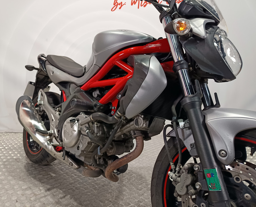 Imagen de Suzuki GLADIUS 650