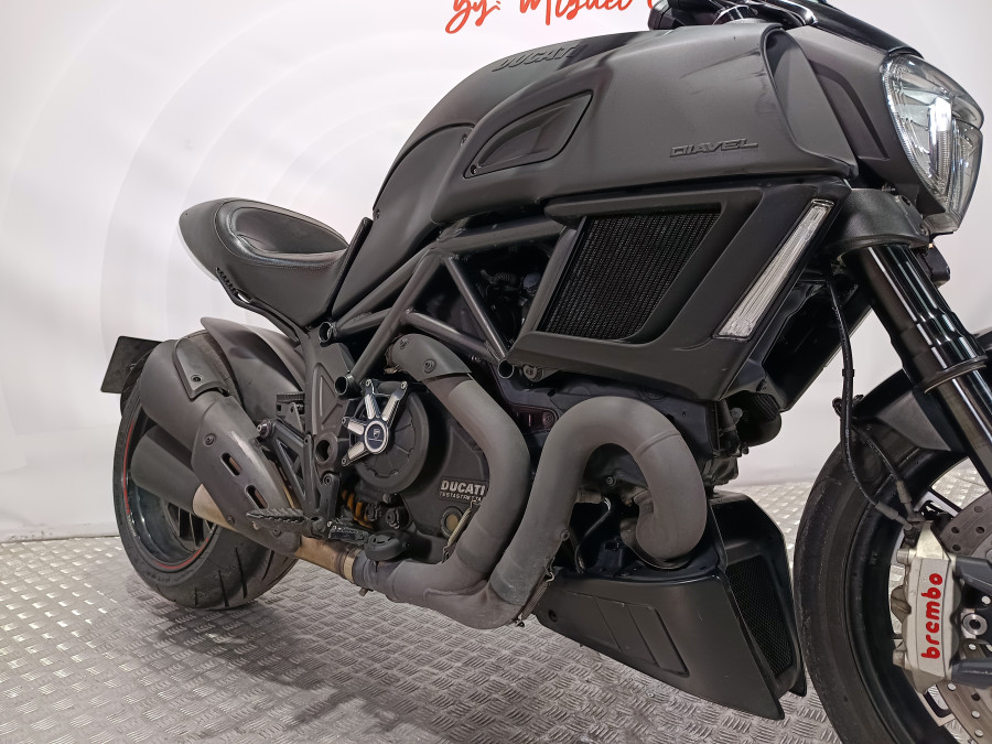 Imagen de Ducati Diavel Dark ABS