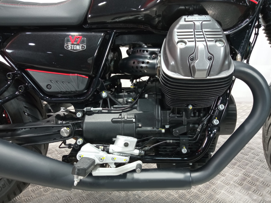 Imagen de Moto Guzzi V7 STONE