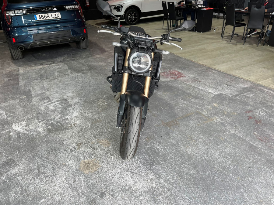 Imagen de Honda CB 650 R A2