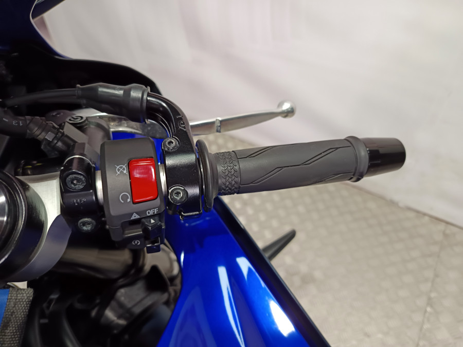 Imagen de Yamaha R7 A2