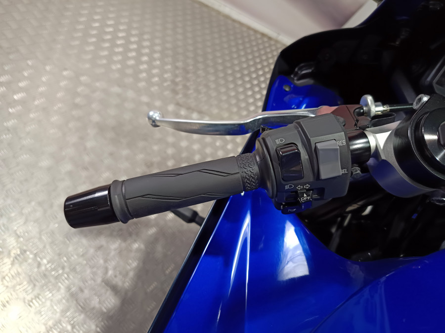 Imagen de Yamaha R7 A2