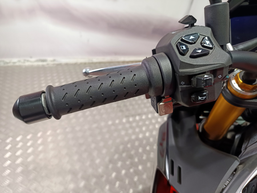 Imagen de Aprilia TUONO 1100 V4