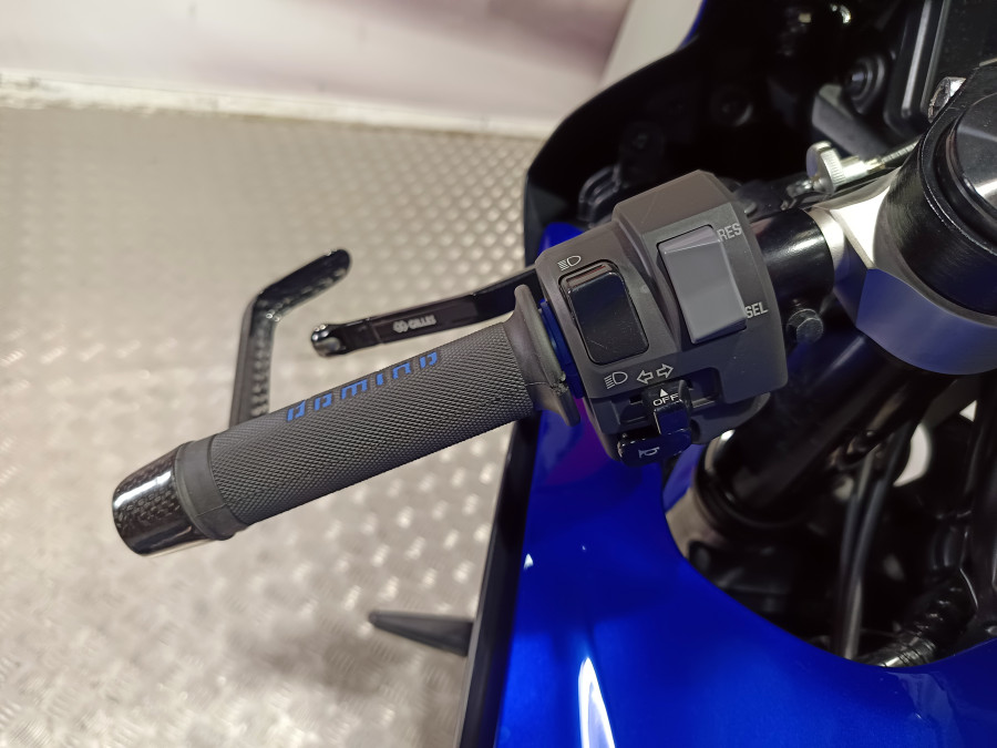 Imagen de Yamaha R7 A2