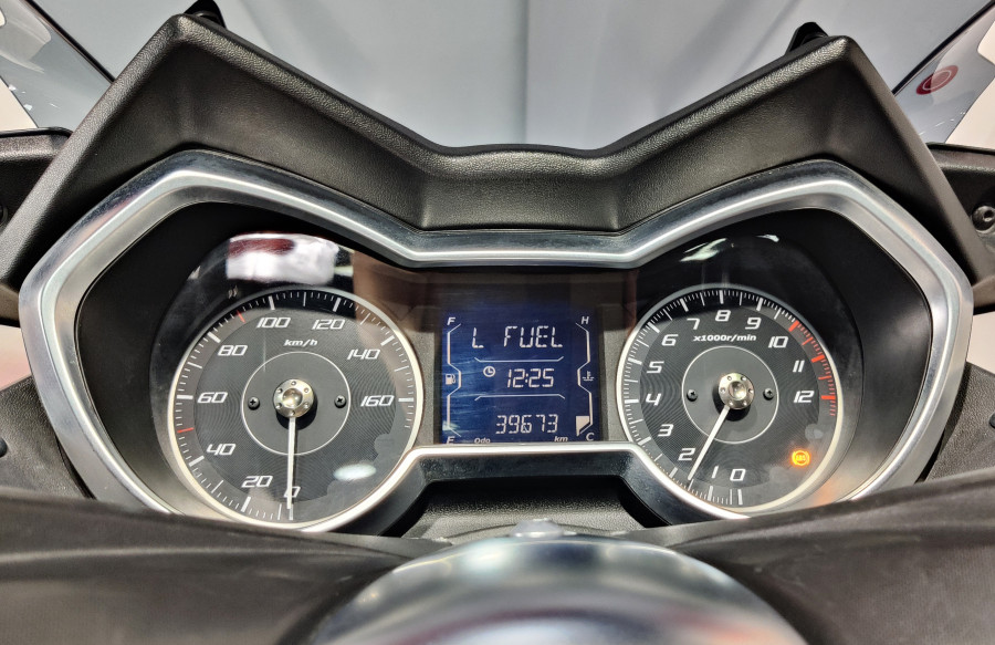 Imagen de Yamaha XMAX 125 IRON MAX