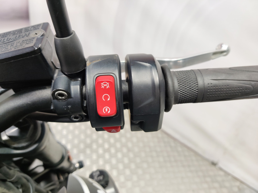 Imagen de Triumph TRIDENT 660