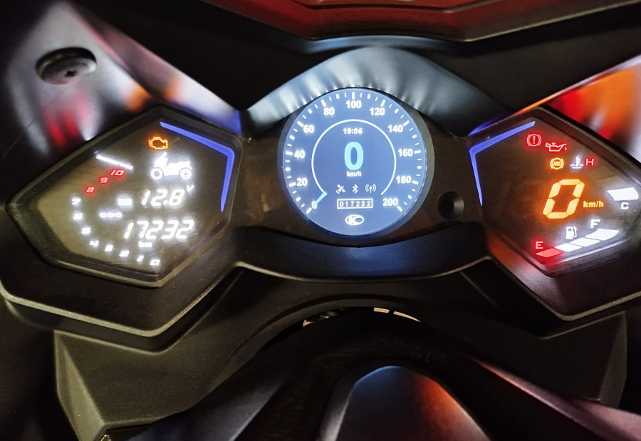 Imagen de Kymco AK 550