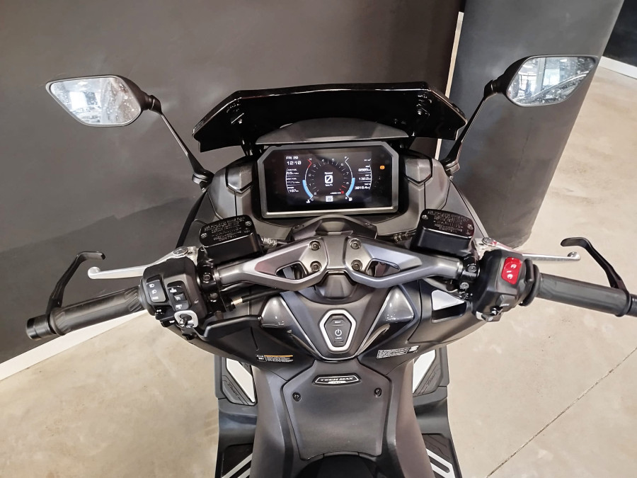 Imagen de Yamaha TMAX 560 TECH MAX