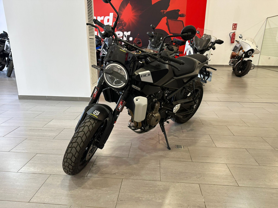 Imagen de Husqvarna SVARTPILEN 801