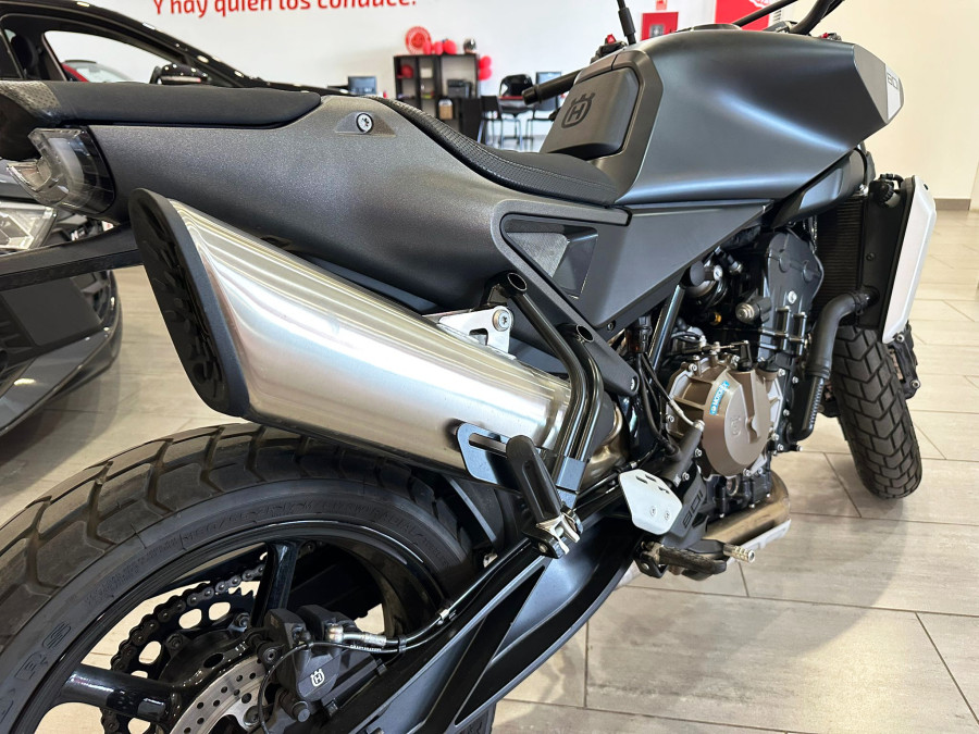 Imagen de Husqvarna SVARTPILEN 801