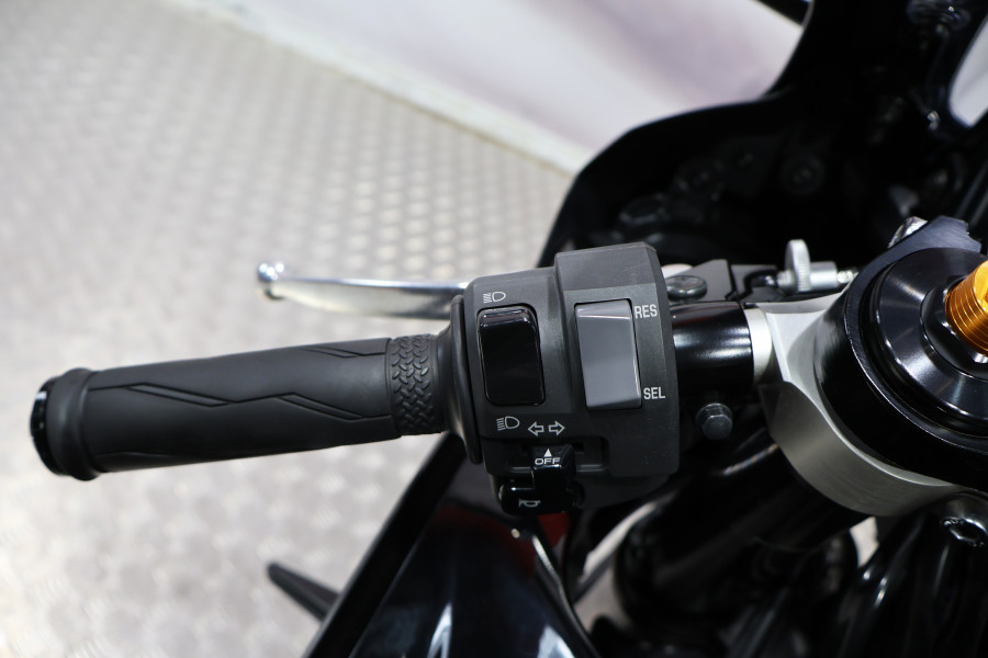 Imagen de Yamaha YZF R7 A2