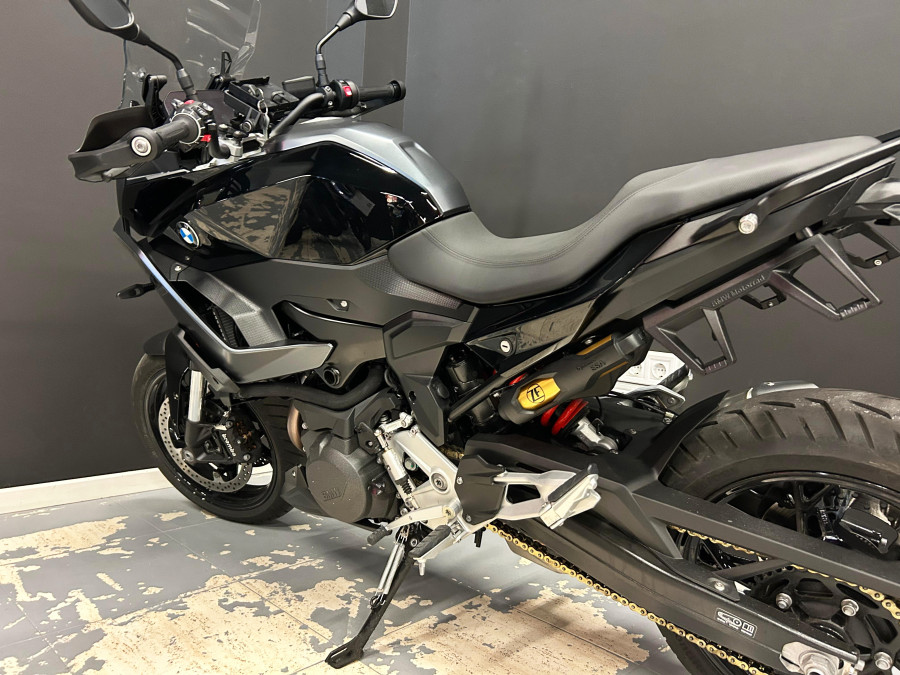 Imagen de BMW F 900 XR TRIPLE BLACK