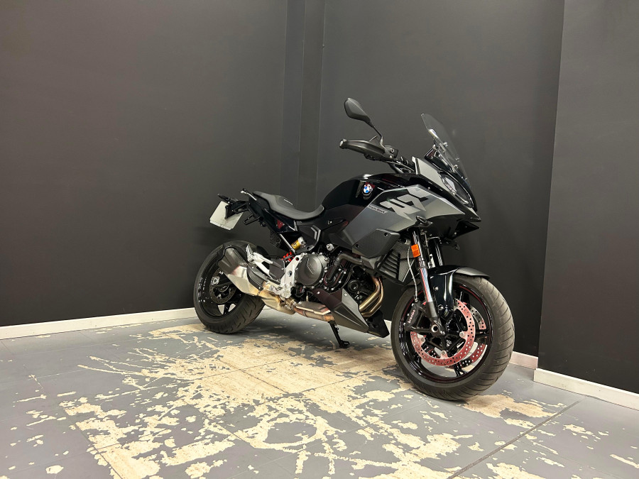 Imagen de BMW F 900 XR TRIPLE BLACK