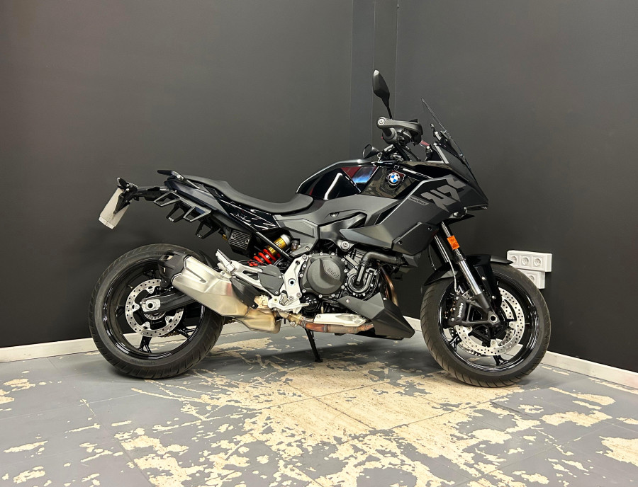 Imagen de BMW F 900 XR TRIPLE BLACK