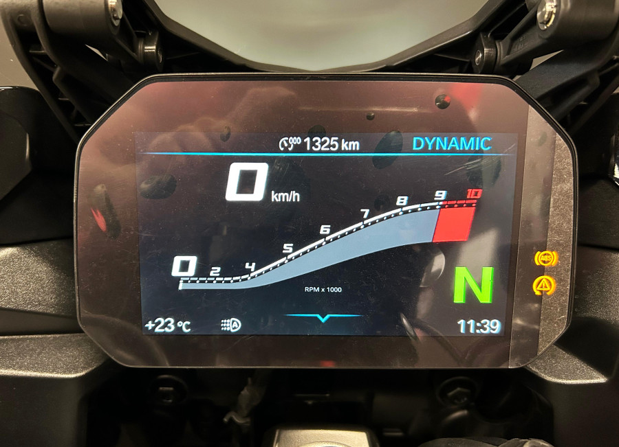Imagen de BMW F 900 XR TRIPLE BLACK