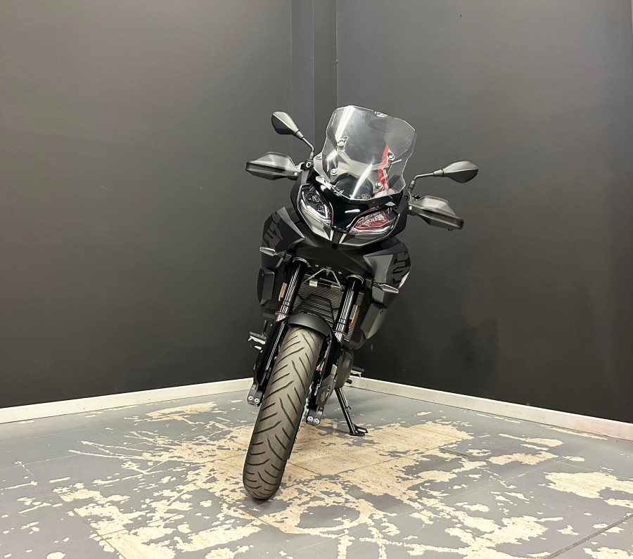 Imagen de BMW F 900 XR TRIPLE BLACK