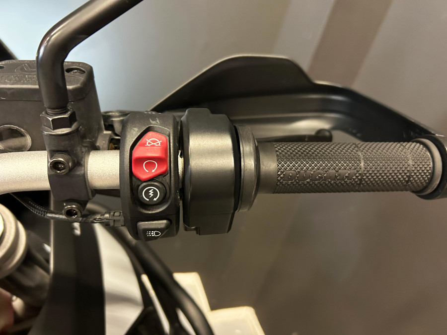 Imagen de Ducati DESERT X