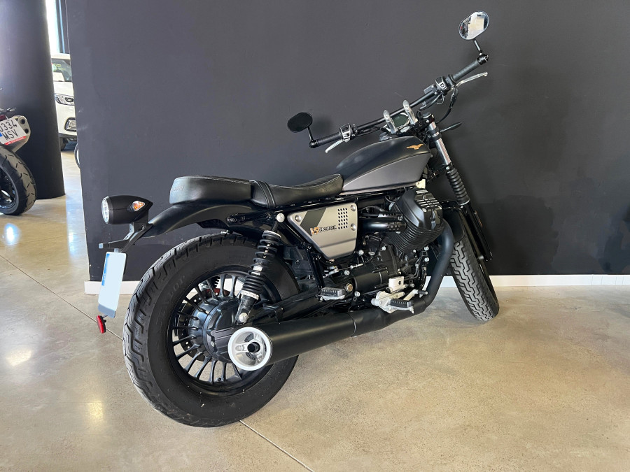 Imagen de Moto Guzzi V9 BOBBER