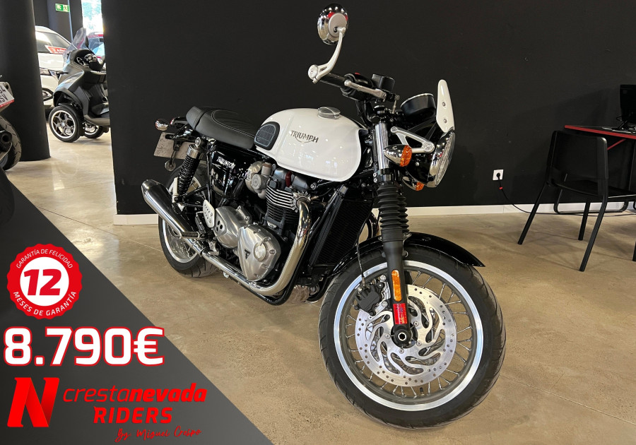 Triumph Thruxton 1200 Dual Seat