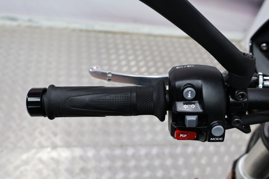 Imagen de Triumph STREET TRIPLE S