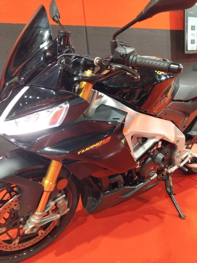 Imagen de Aprilia TUONO V4 FACTORY