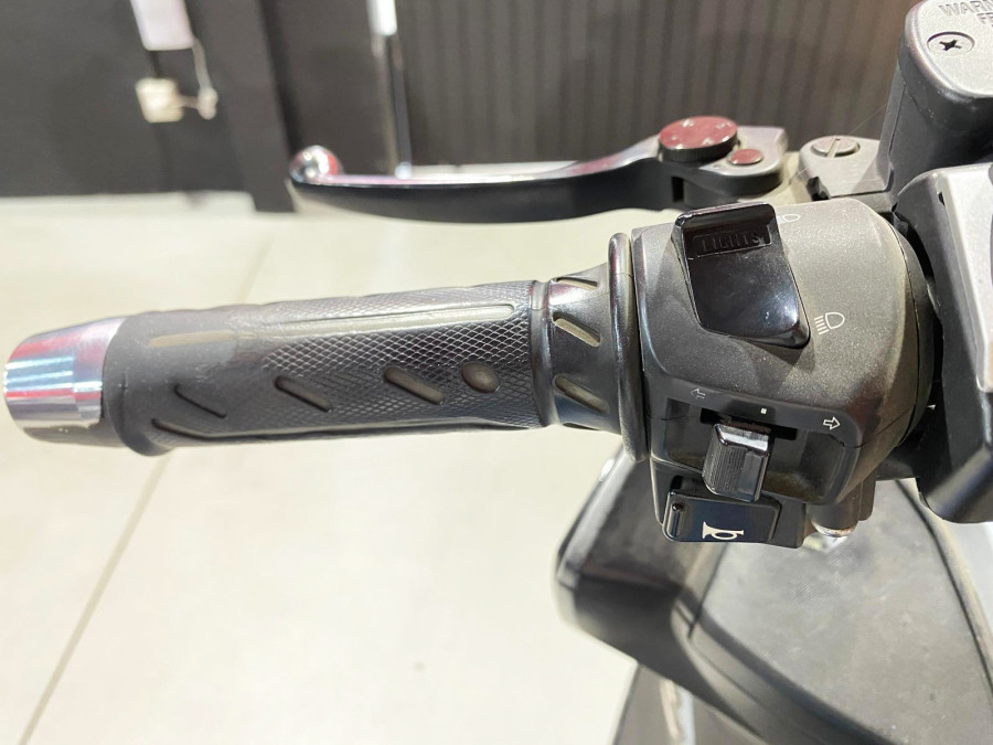 Imagen de KAWASAKI J 300