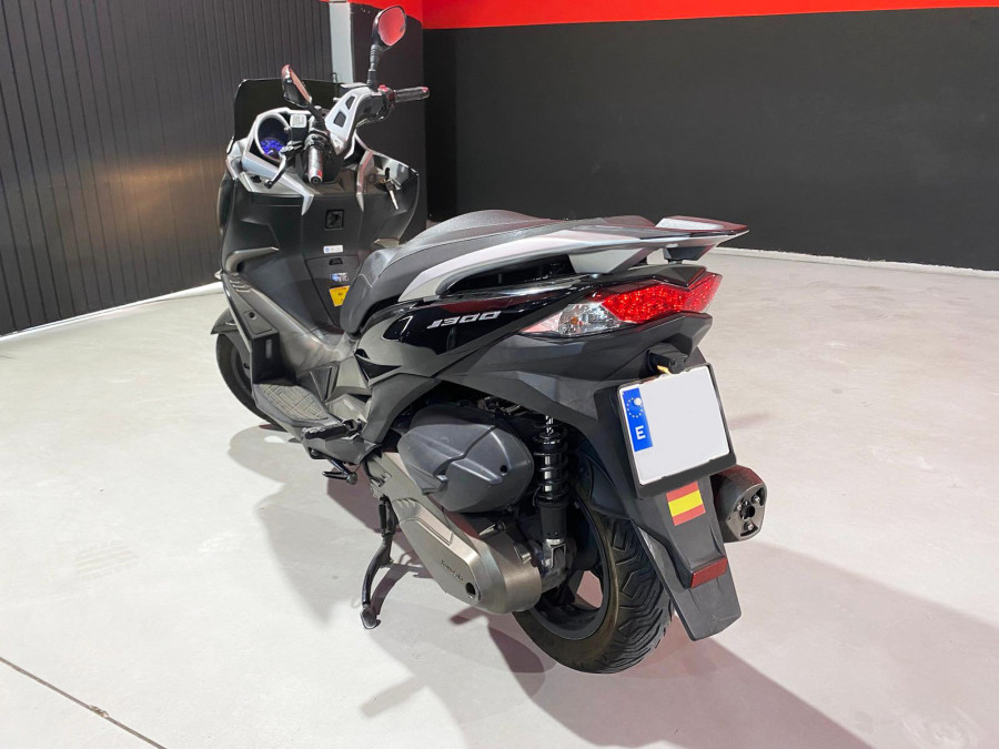 Imagen de KAWASAKI J 300