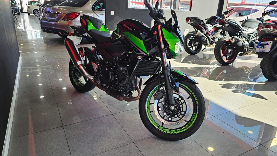 Imagen de KAWASAKI Z 400 PERFORMANCE
