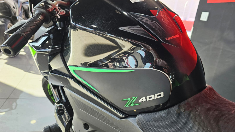 Imagen de KAWASAKI Z 400 PERFORMANCE