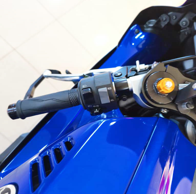 Imagen de Yamaha R7 A2