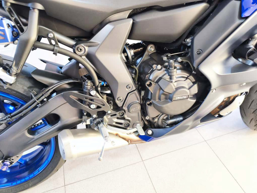 Imagen de Yamaha R7 A2