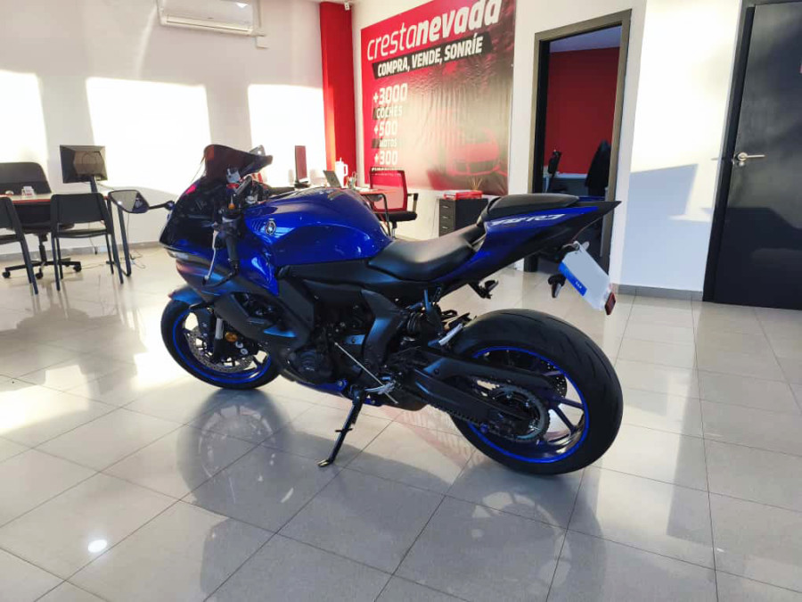 Imagen de Yamaha R7 A2