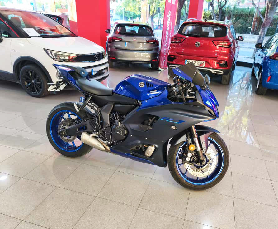 Imagen de Yamaha R7 A2