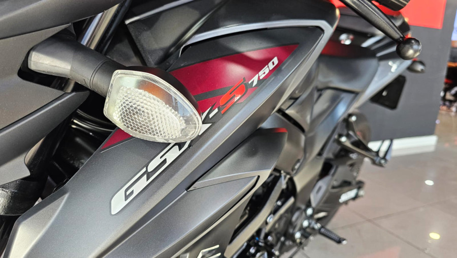 Imagen de Suzuki GSX S 750