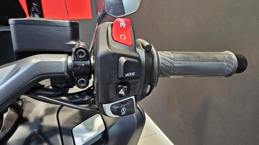 Imagen de Yamaha TMAX 560 TECH MAX