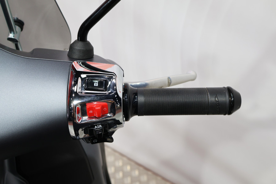 Imagen de Piaggio VESPA GTS 310