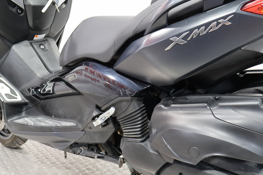 Imagen de Yamaha XMAX 400 IRON MAX