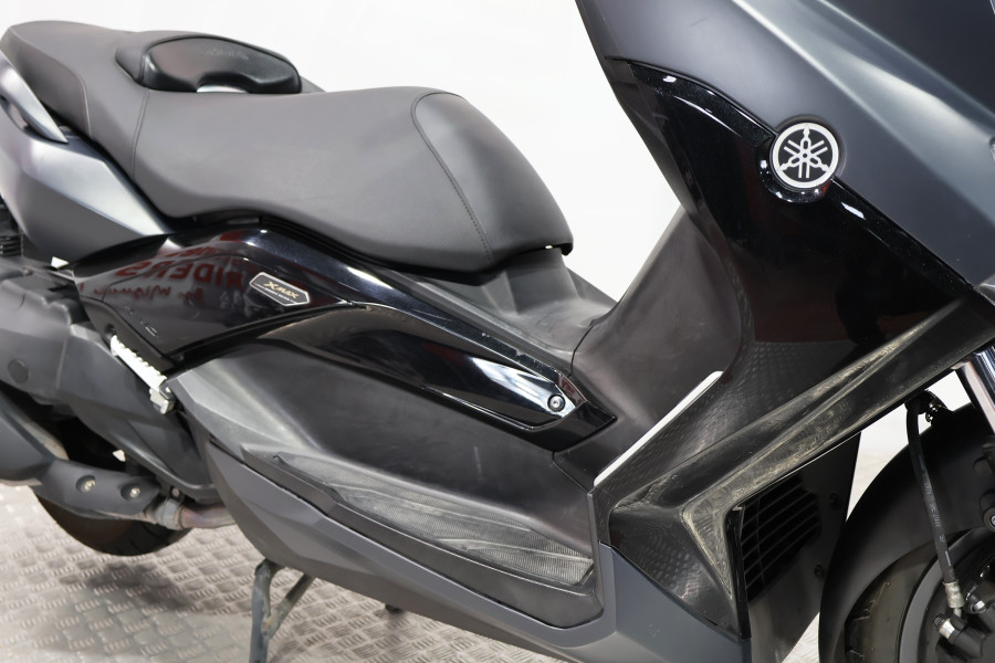 Imagen de Yamaha XMAX 400 IRON MAX