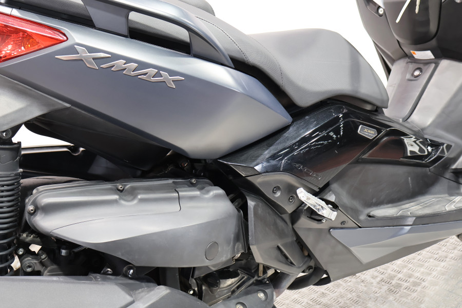 Imagen de Yamaha XMAX 400 IRON MAX