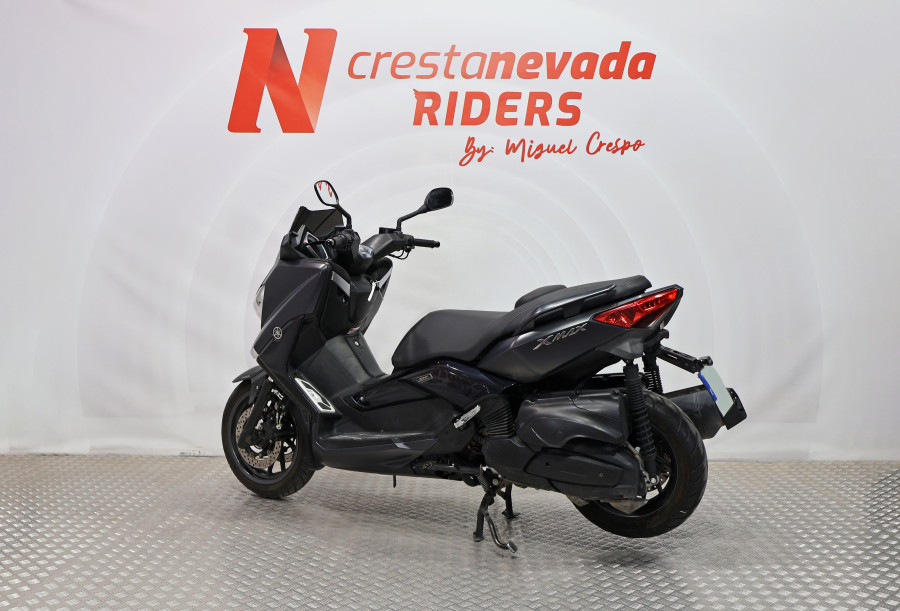 Imagen de Yamaha XMAX 400 IRON MAX