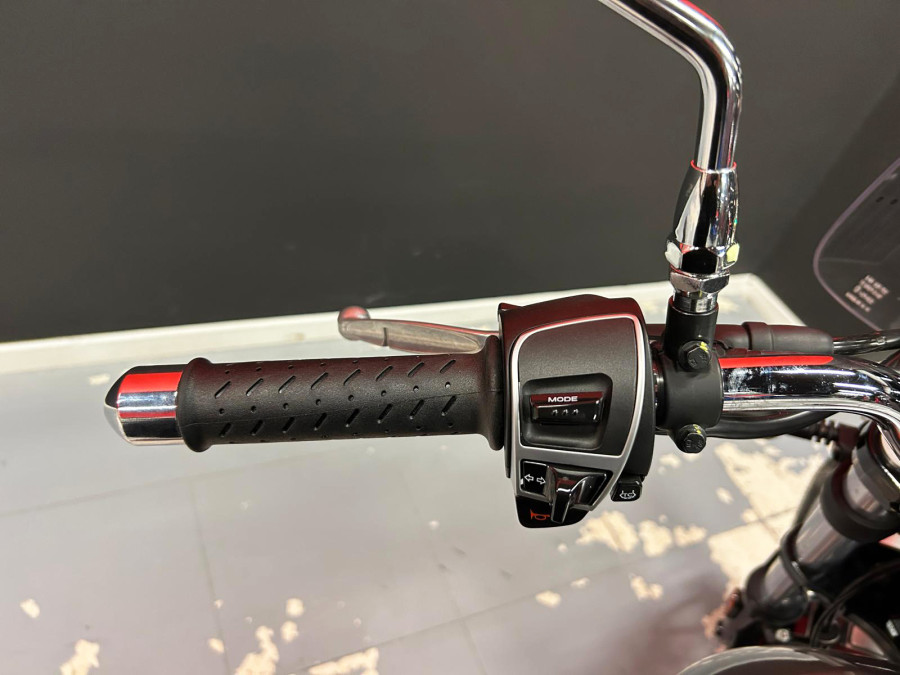 Imagen de Moto Guzzi V9 ROAMER