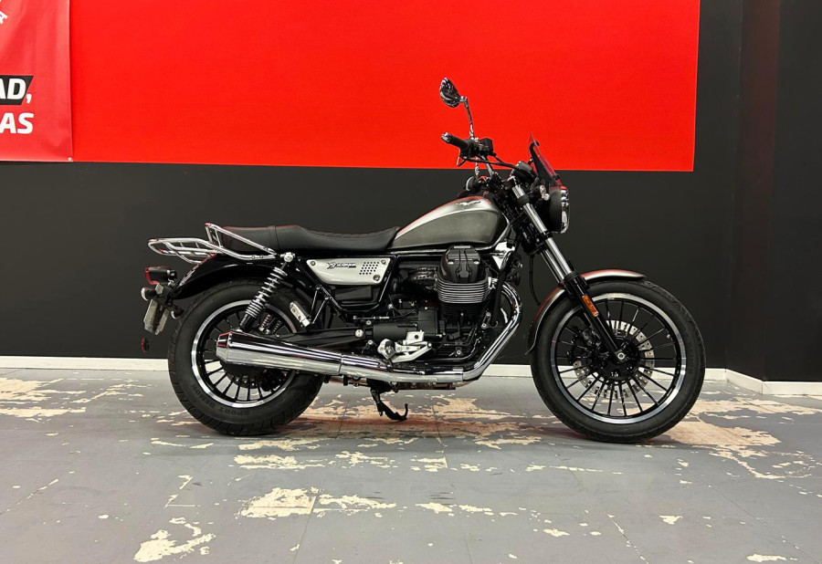 Imagen de Moto Guzzi V9 ROAMER